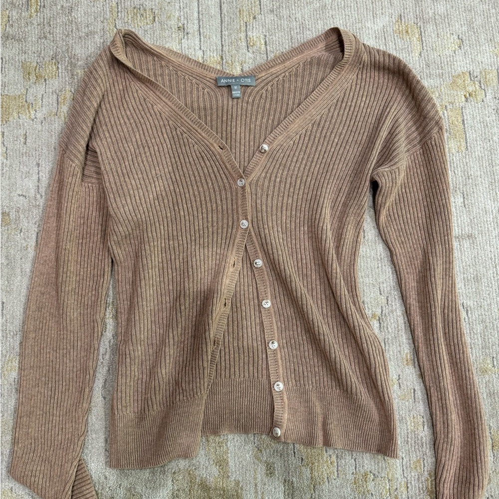 WOMEN’S LARGE Button Up Cardigan Tan